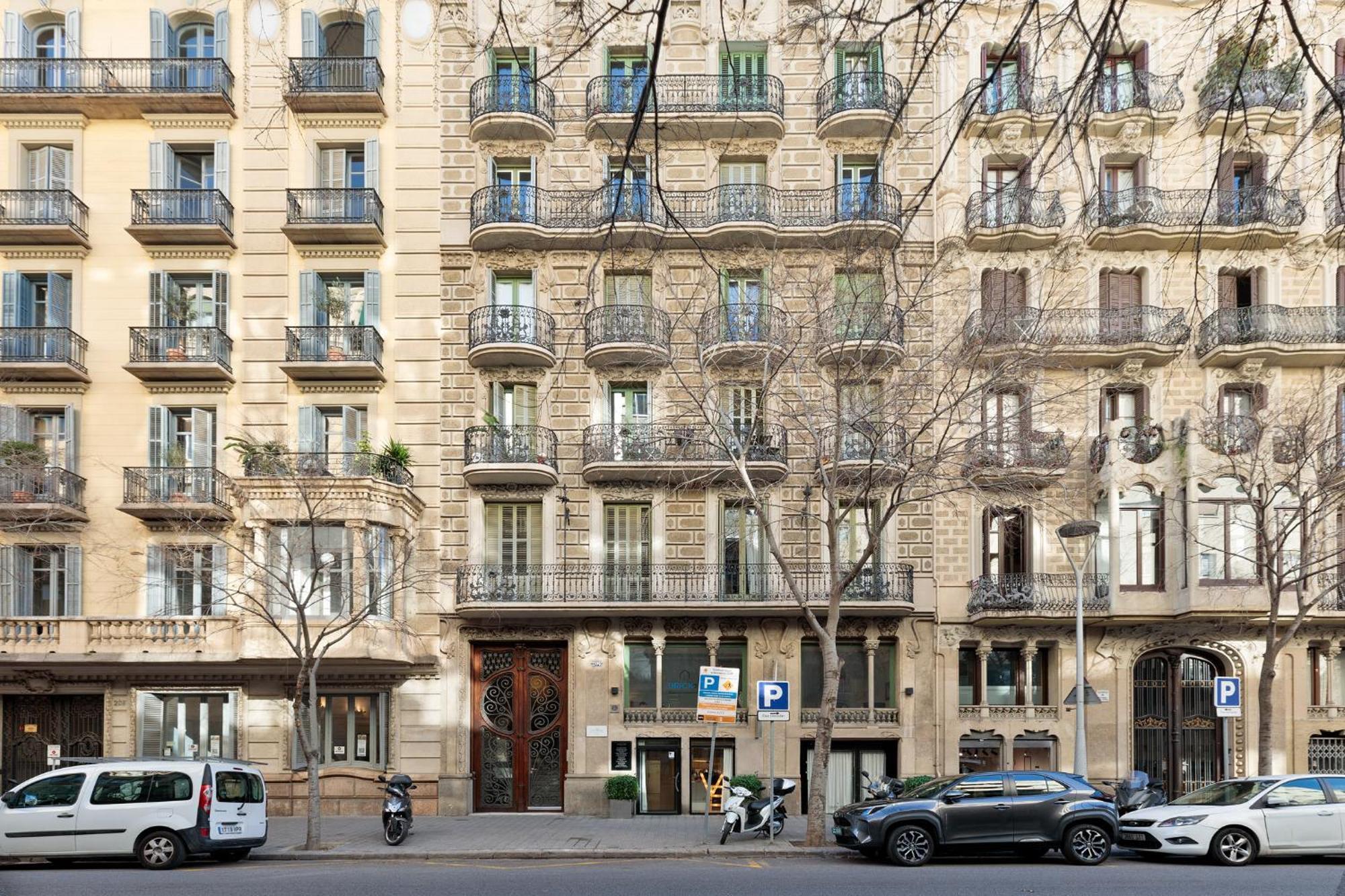 Apartments Barcelona & Home Deco Eixample Bagian luar foto